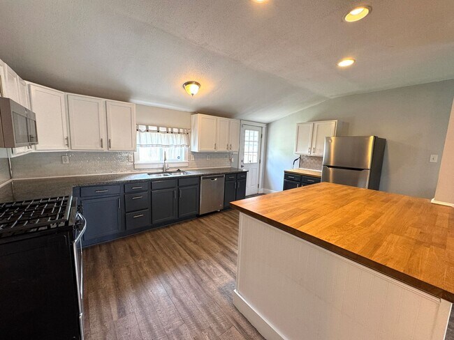 Foto del edificio - 1242 Cottage Ave