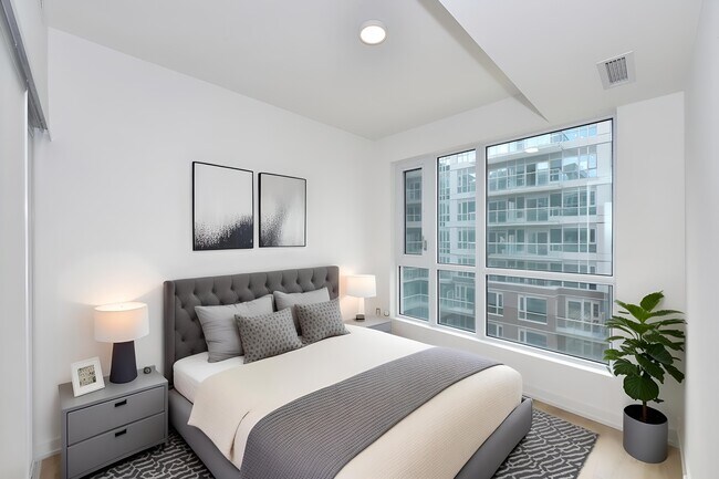 Photo du bâtiment - 150 Logan Ave