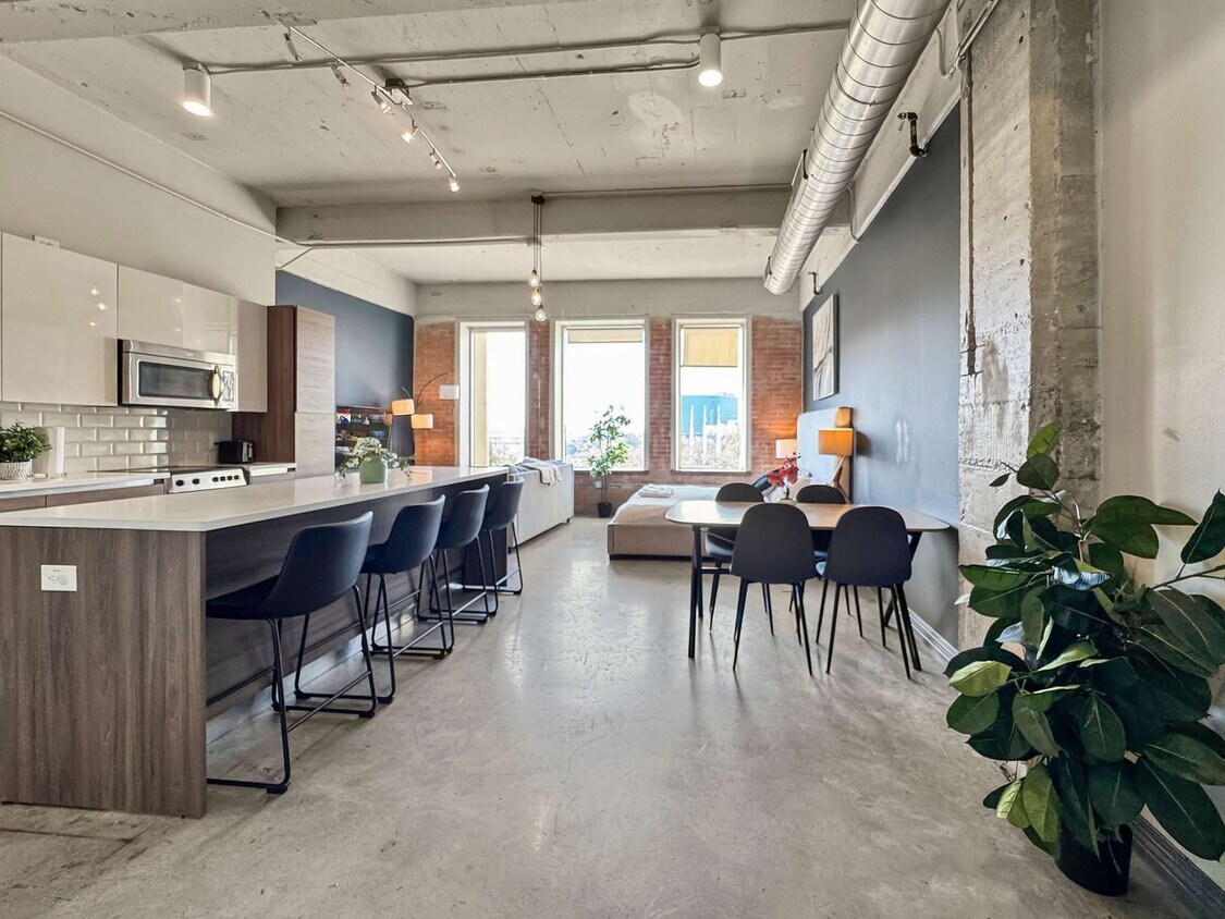 Foto principal - 555 Evergreen St