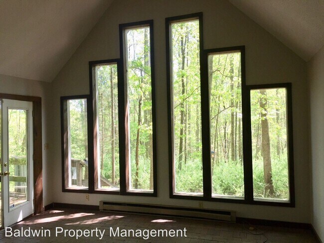 Building Photo - 2 br, 1 bath House - 5573 DAVIS FARM RD.
