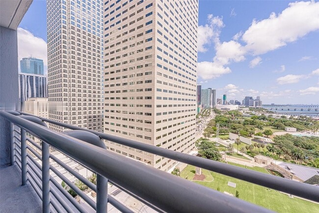 Building Photo - 325 S Biscayne Blvd
