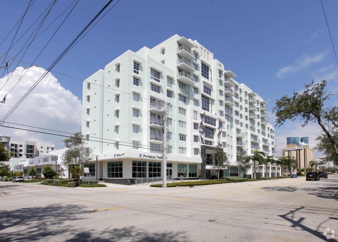 Primary Photo - Pinnacle at Tarpon River