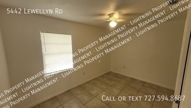 Building Photo - 5442 Lewellyn Rd