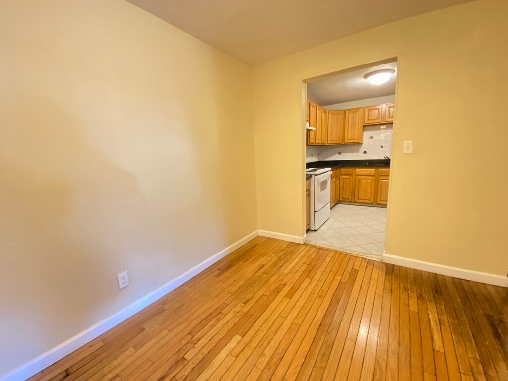 7 Weld St Unit 14, Framingham, MA 01702 Condo for Rent in Framingham