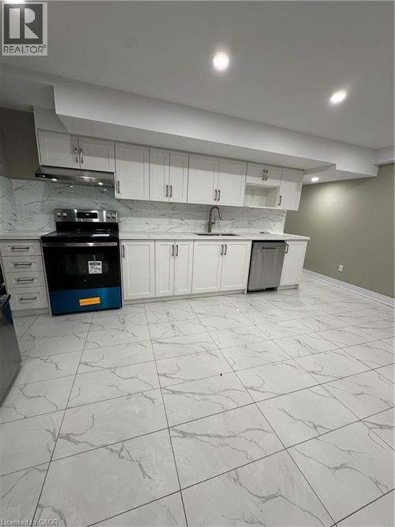 Building Photo - 2 Austin Hewitt St