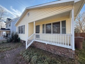 Building Photo - 1921 Bradford St