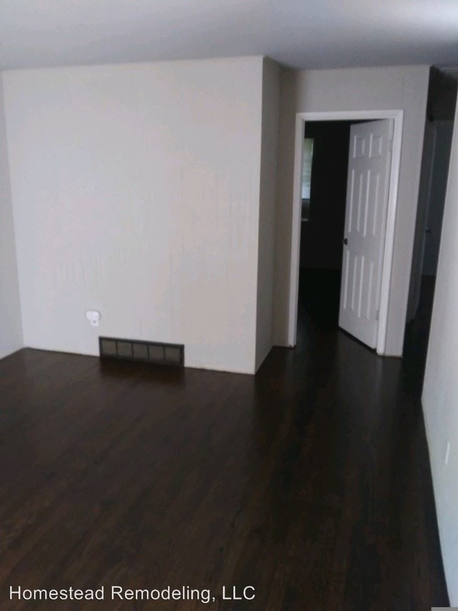 Building Photo - 2 br, 1 bath House - 9420 East 13th S.