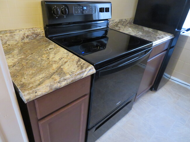 Electric Appliances! - Highland Avenue Apartments