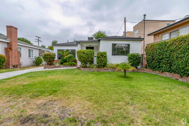 Building Photo - 4335 Sunnyslope Ave
