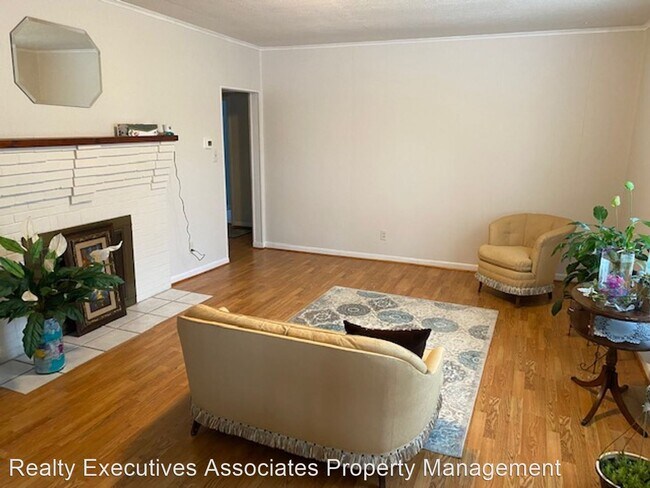 Building Photo - 2 br, 1 bath House - 618 Eagleton Road