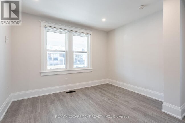 Building Photo - 33 Dalkeith Ave