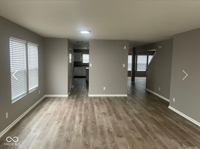 Foto del edificio - 8325 Burket Way