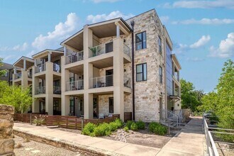 Building Photo - 2733 Dulce Ln