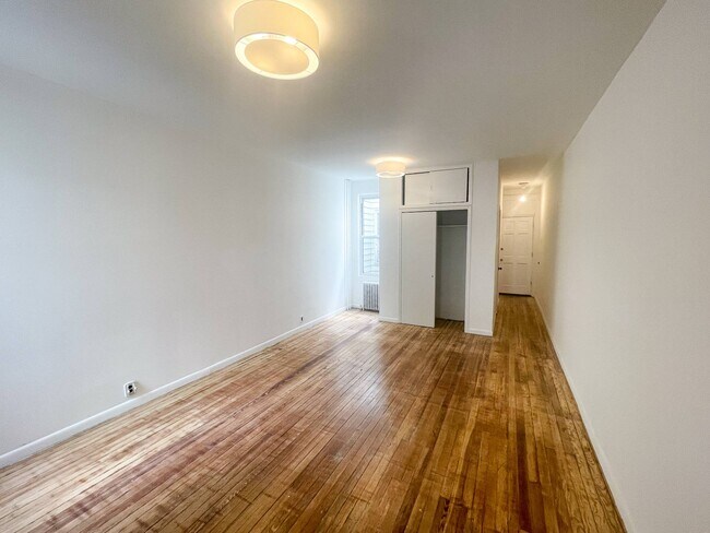 Foto del edificio - 72-45 60th Ln