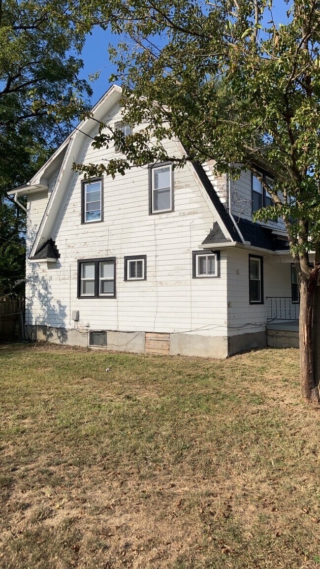 Foto del edificio - 338 Kenwood Ave