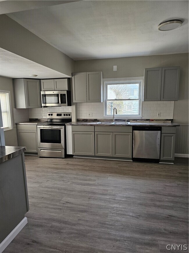 Foto del edificio - 111 Abell Ave