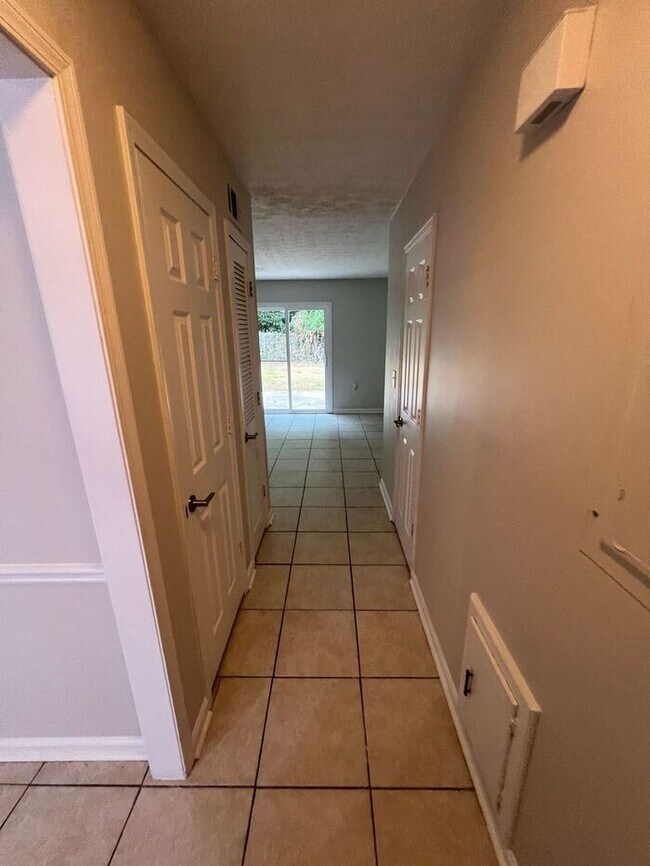 Building Photo - NOW READY! Cozy townhome 2 bedroom 2.5 bathroom duplex in Lawrenceville!