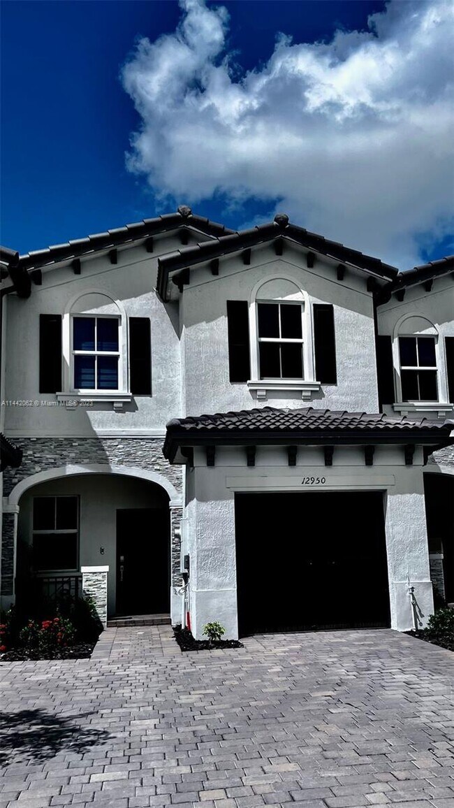 Building Photo - 12950 NW 23rd Pl