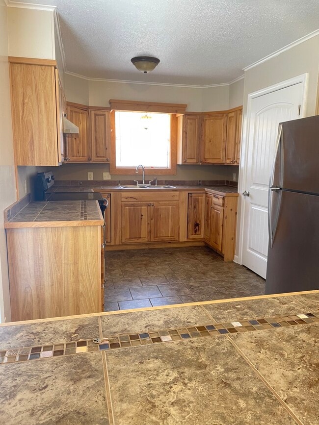 Building Photo - 117 Whispering Pines Loop