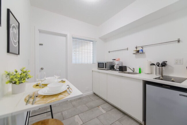Foto del edificio - 515 NE 82nd St