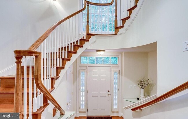 Building Photo - 1601 Colonial Hills Dr