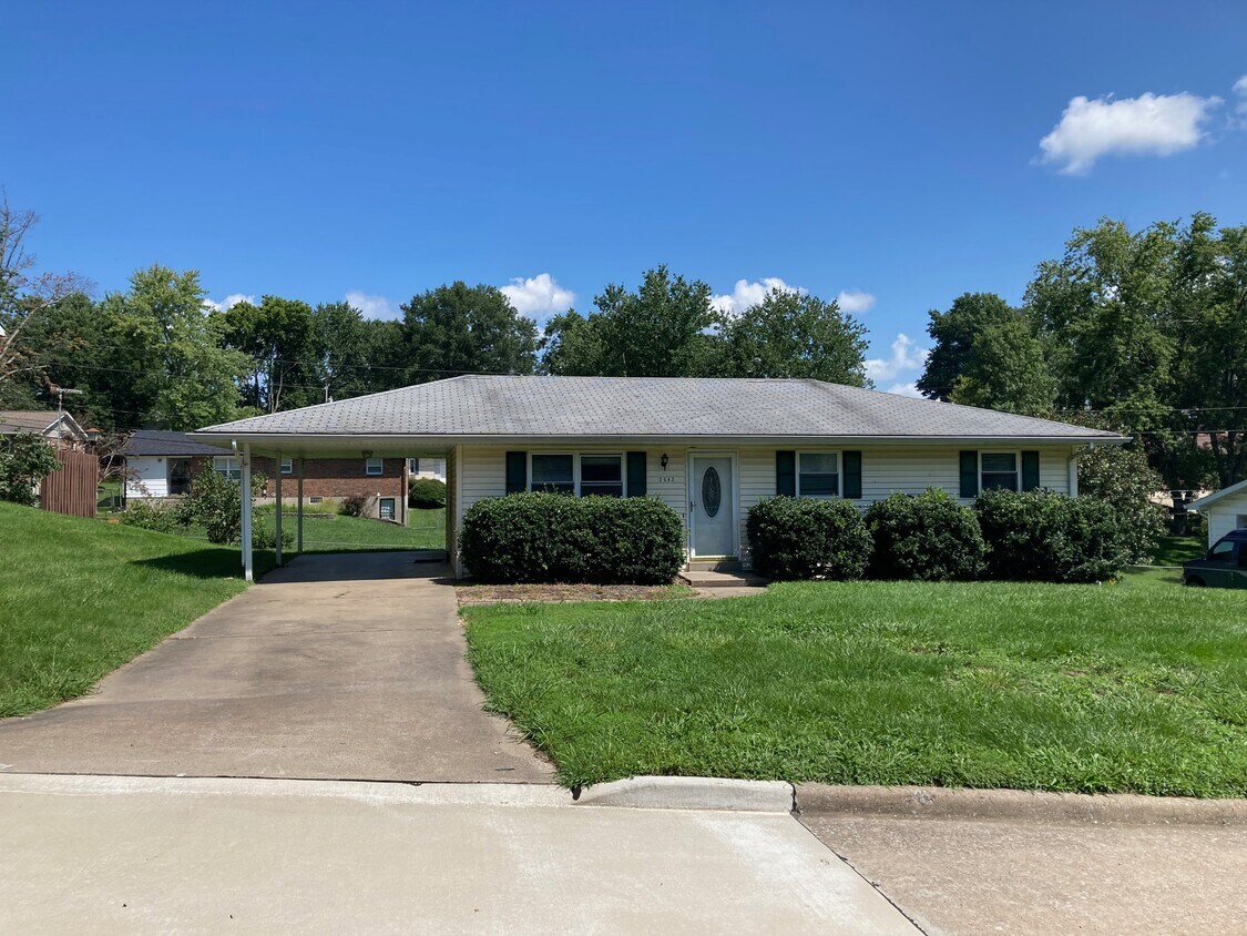 Primary Photo - 2542 Masters Dr