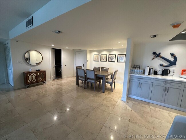 Building Photo - 4900 N Ocean Blvd