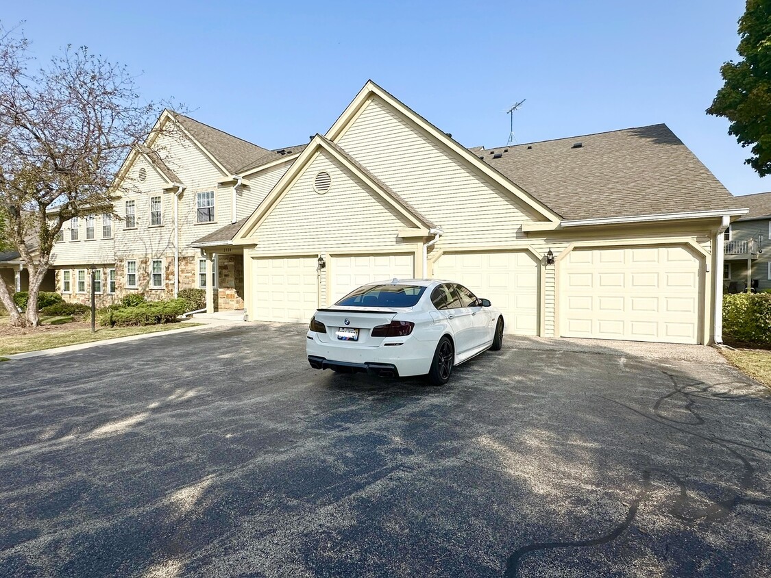 Primary Photo - 2324 Knollwood Ct