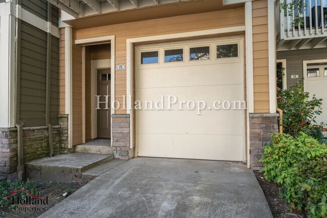 Building Photo - 2 Bedroom Beaverton with an extra flex room!