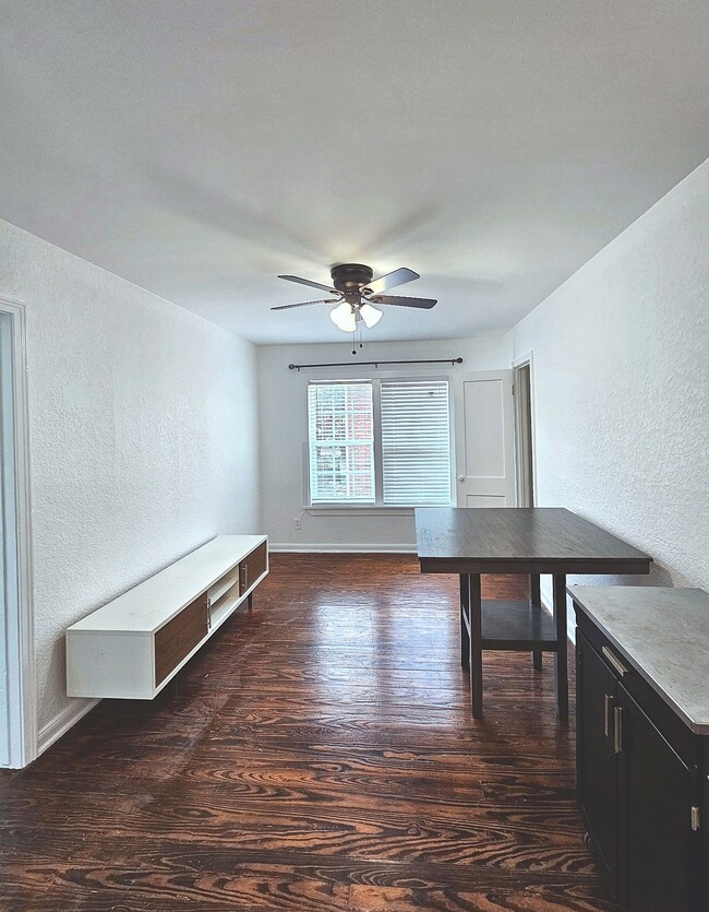 Foto del edificio - 4305 Polk St