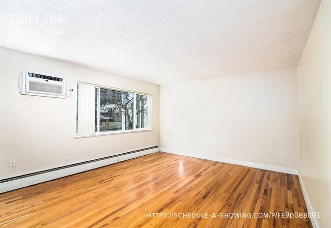 Foto del edificio - Updated Corner Studio in Central Cap Hill!