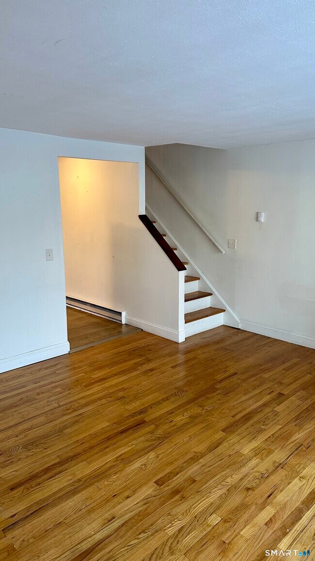 Foto del edificio - 293 Millville Ave