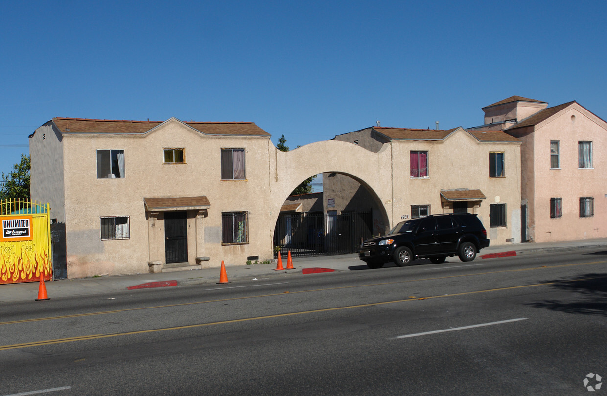 Building Photo - The Central Florence Apartments