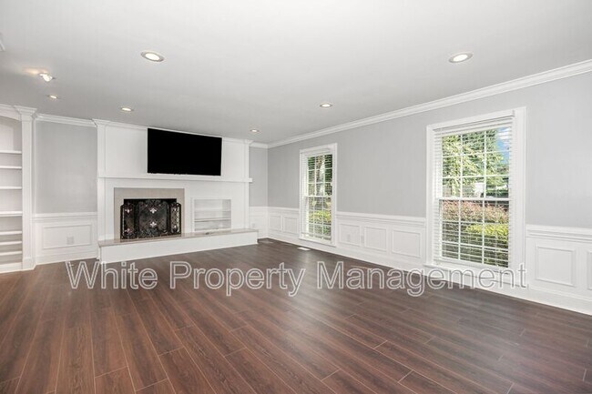 Foto del edificio - 6121 Dovefield Rd
