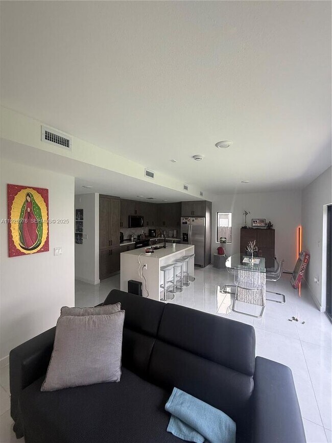 Foto del edificio - 1327 NW 2nd Ln