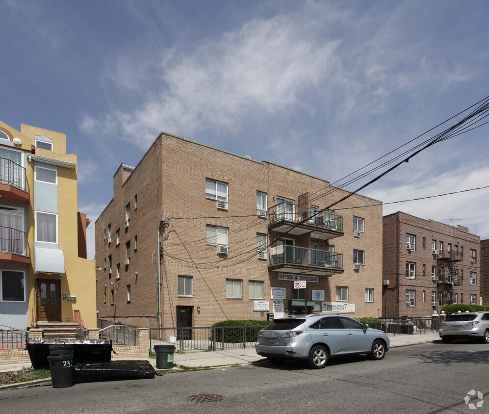 Foto del edificio - 2323-2327 83rd St