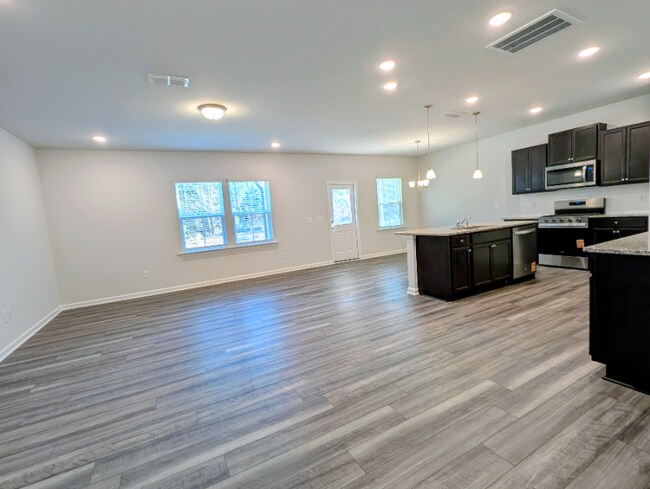 Foto del edificio - 684 Ben Ledi Ct