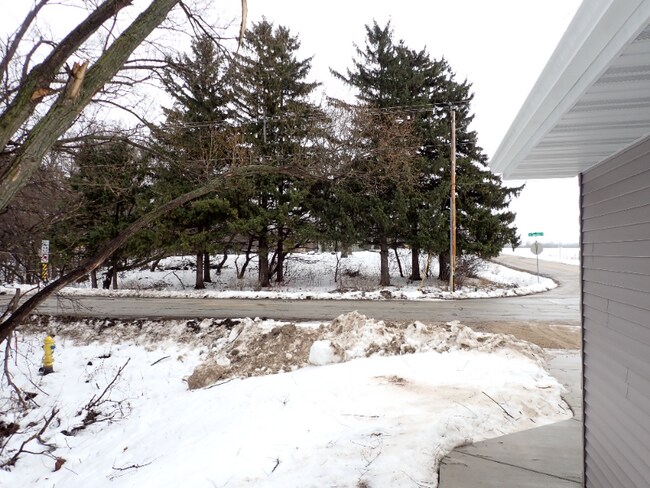 Building Photo - 1101-1103 Spartan Rd