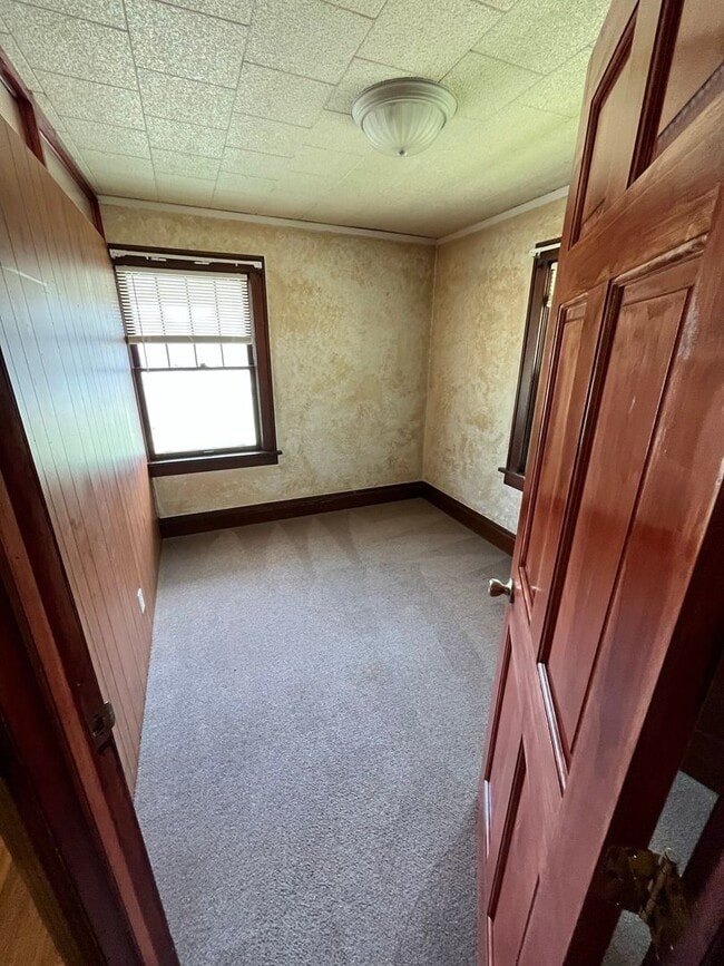 Building Photo - 2521 Iowa St