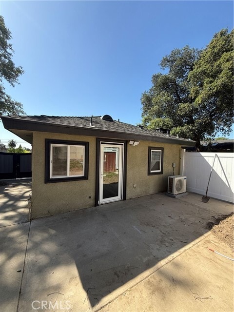 Building Photo - 1147 E Lemon Ave