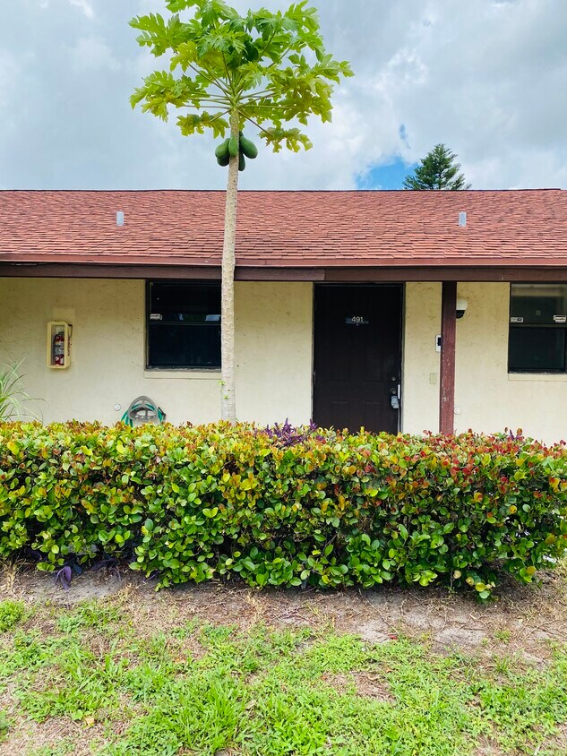 491 Glenwood Dr Unit 1, West Palm Beach, FL 33415 Condo for Rent in West Palm Beach, FL
