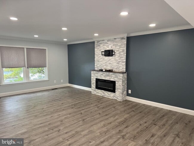 Foto del edificio - 813 Chesney Ln