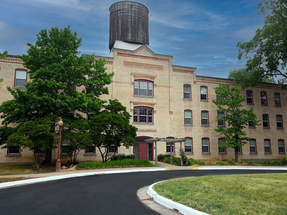 Former Home of the Grand Ledge Chair Company! - Grand Ledge Apartments