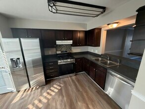 Building Photo - 1623 Mantane Arch