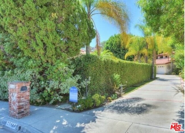Building Photo - 23444 Park Hermosa