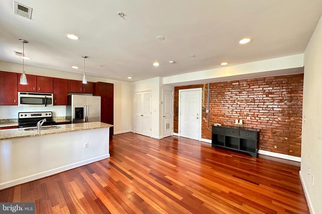 Foto principal - 5403-5407 9th St NW