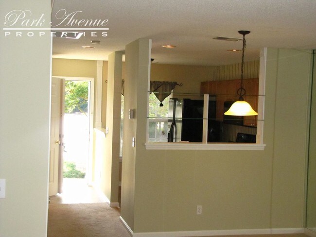 Foto del edificio - 622 Emerald Cove Dr--Pending Lease