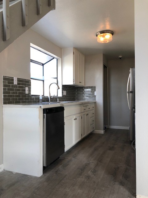 Building Photo - 3690 Avocado Village Ct