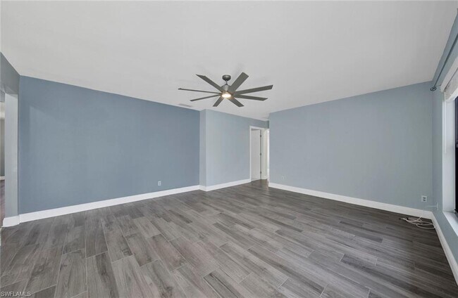 Foto del edificio - 2121 SE 1st Terrace