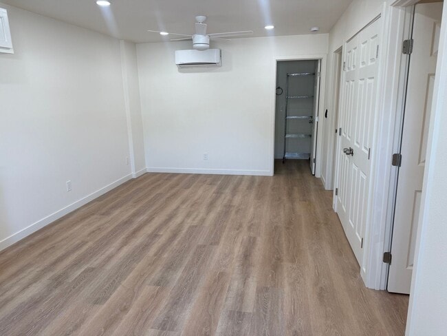 Sycamore (610-612) East - Sycamore (610-612) East Apartment